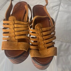 Women’s Suede Strappy Platform Sandals — Mustard Brown size 9m/39